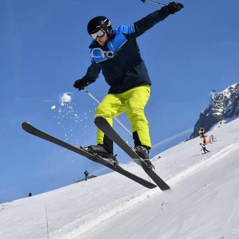 Alpe D'Huez Skiing
